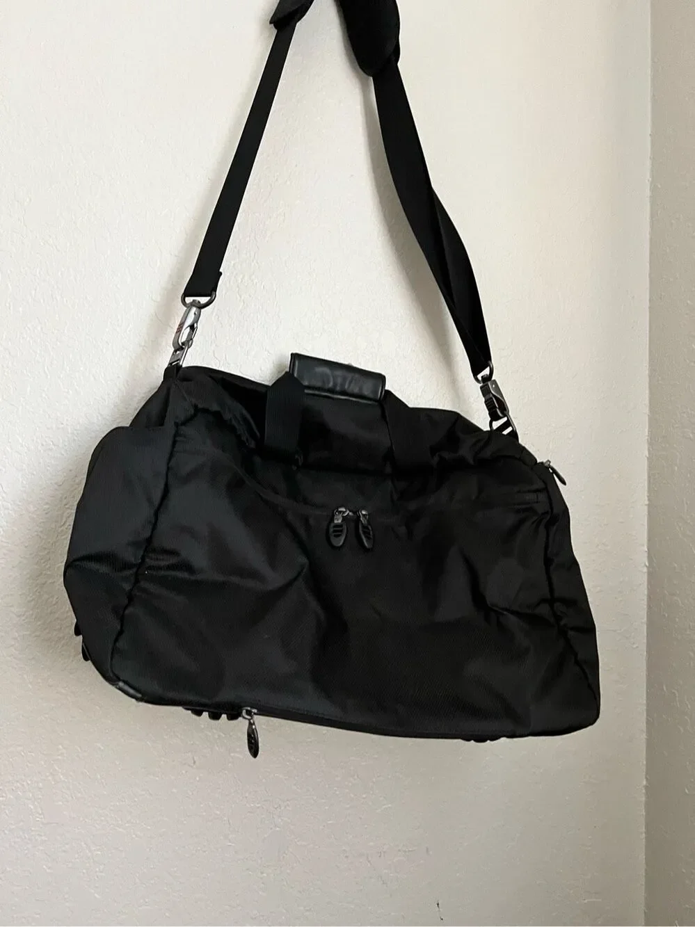 Tumi gently used